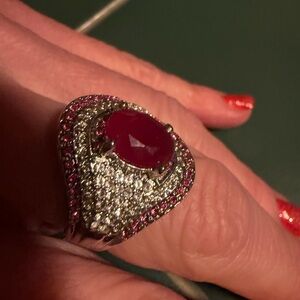 Grandmas Jewelry. 925 Sterling Silver Approx Size 10 Elegant Ring.